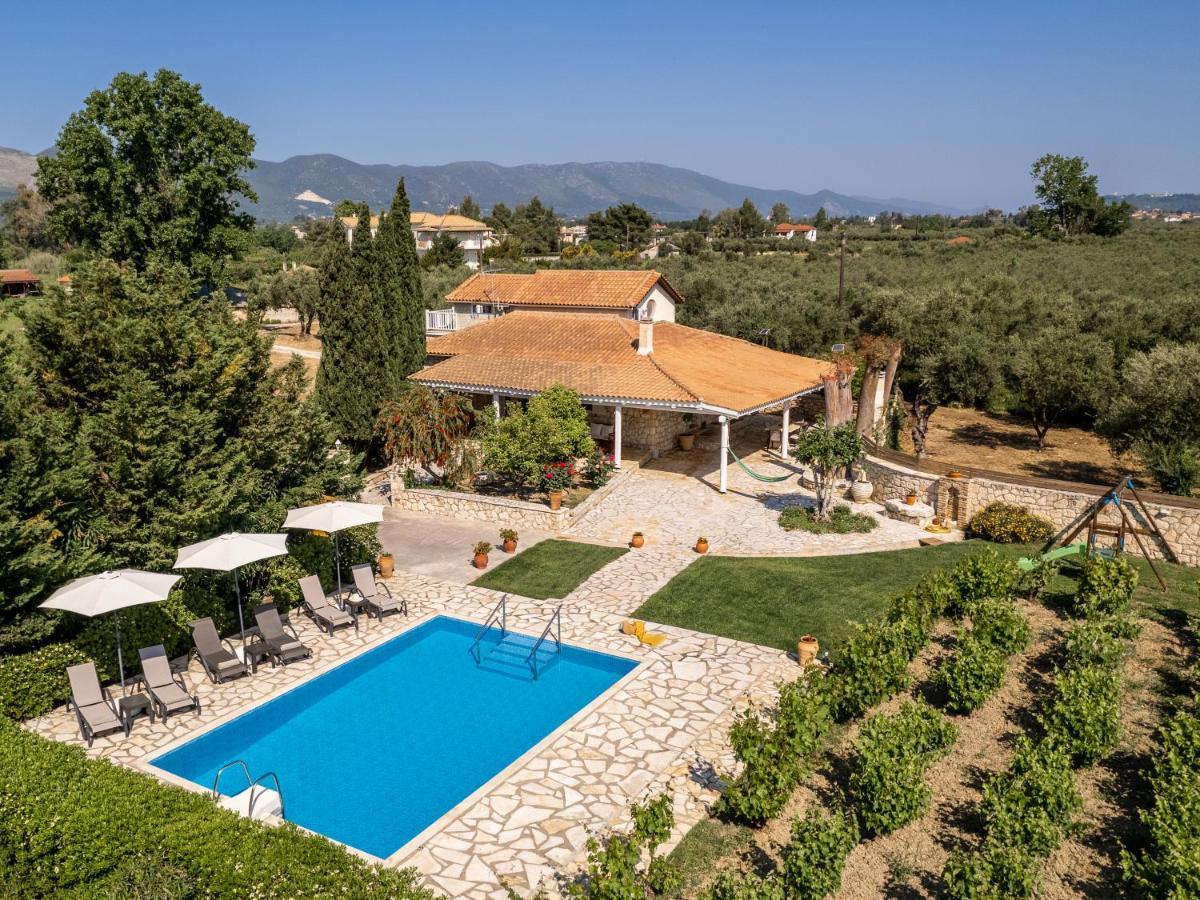 Villa In Pietra Kalamaras Makhairadhon Exterior photo